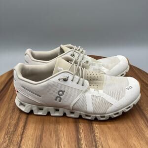 On Cloud Cloudnova Shoes Womens Size 7 White Running Comfort Walking Sneakers